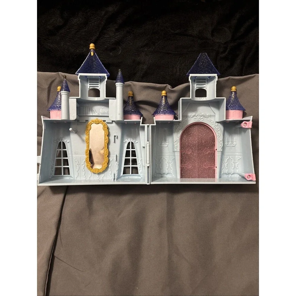 2009 MATTEL DISNEY CINDERELLA BOUTIQUE CASTLE DOLLHOUSE PLAYSET HOUSE NO DOLL